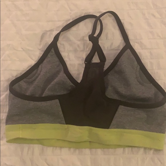 Nike bra workout top Dry Fit - Picture 2 of 2